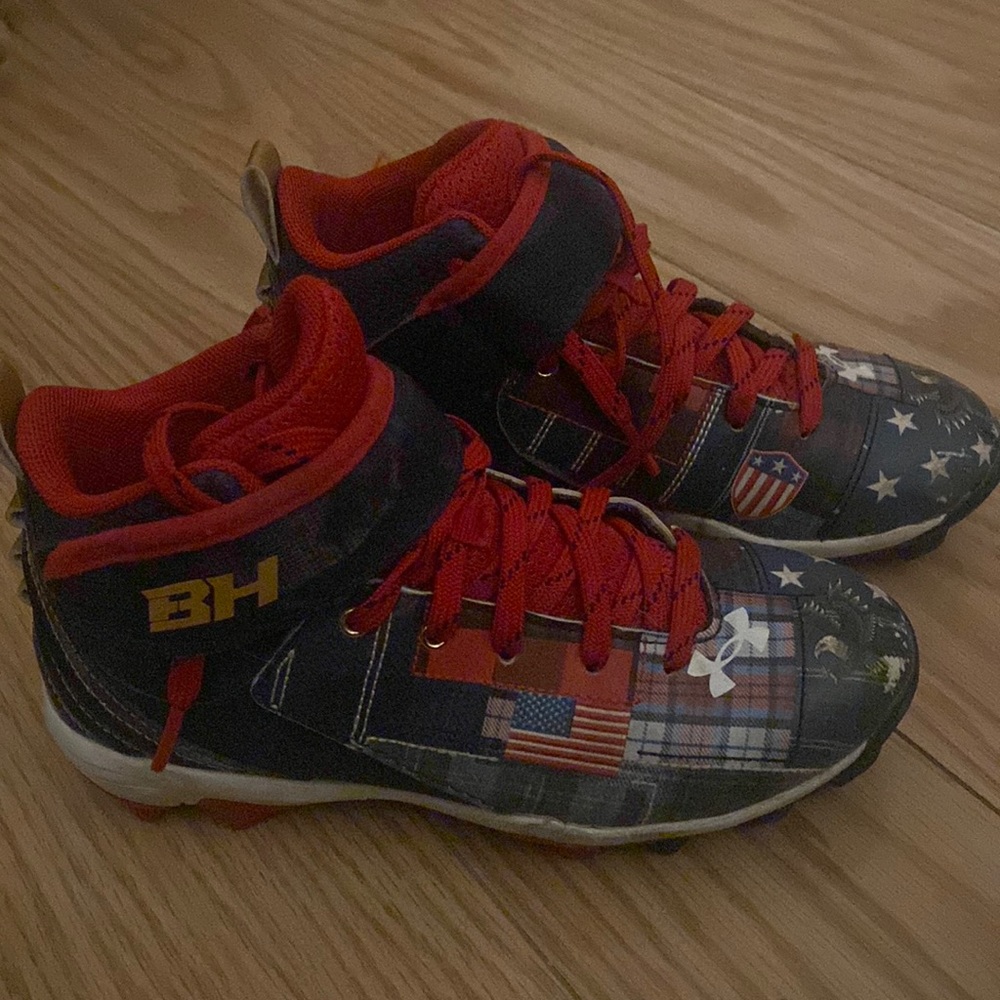 Under Armour Baseball Cleats size 1